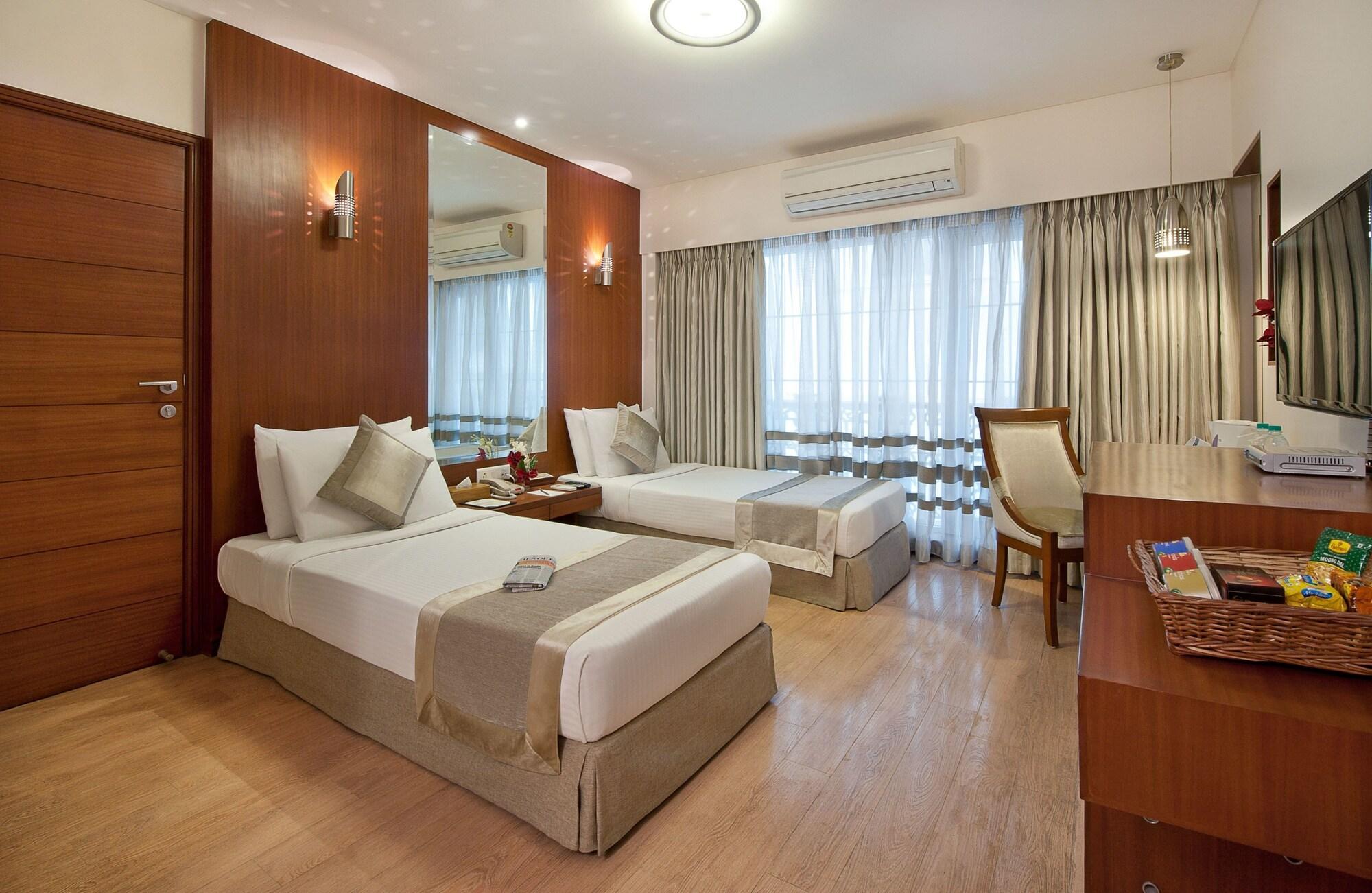 Grand Residency Hotel & Serviced Apartments Mumbai Bagian luar foto