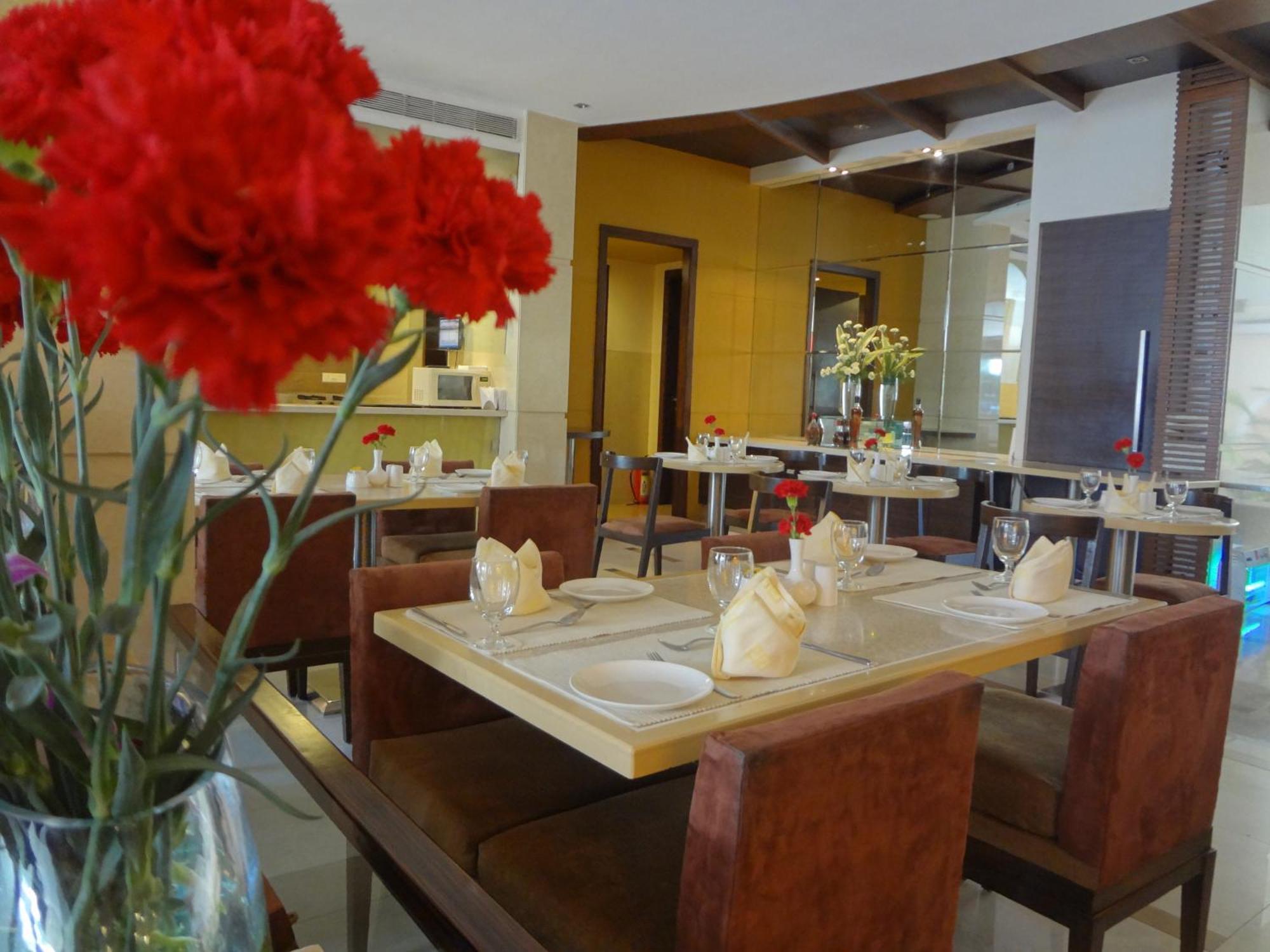 Grand Residency Hotel & Serviced Apartments Mumbai Bagian luar foto
