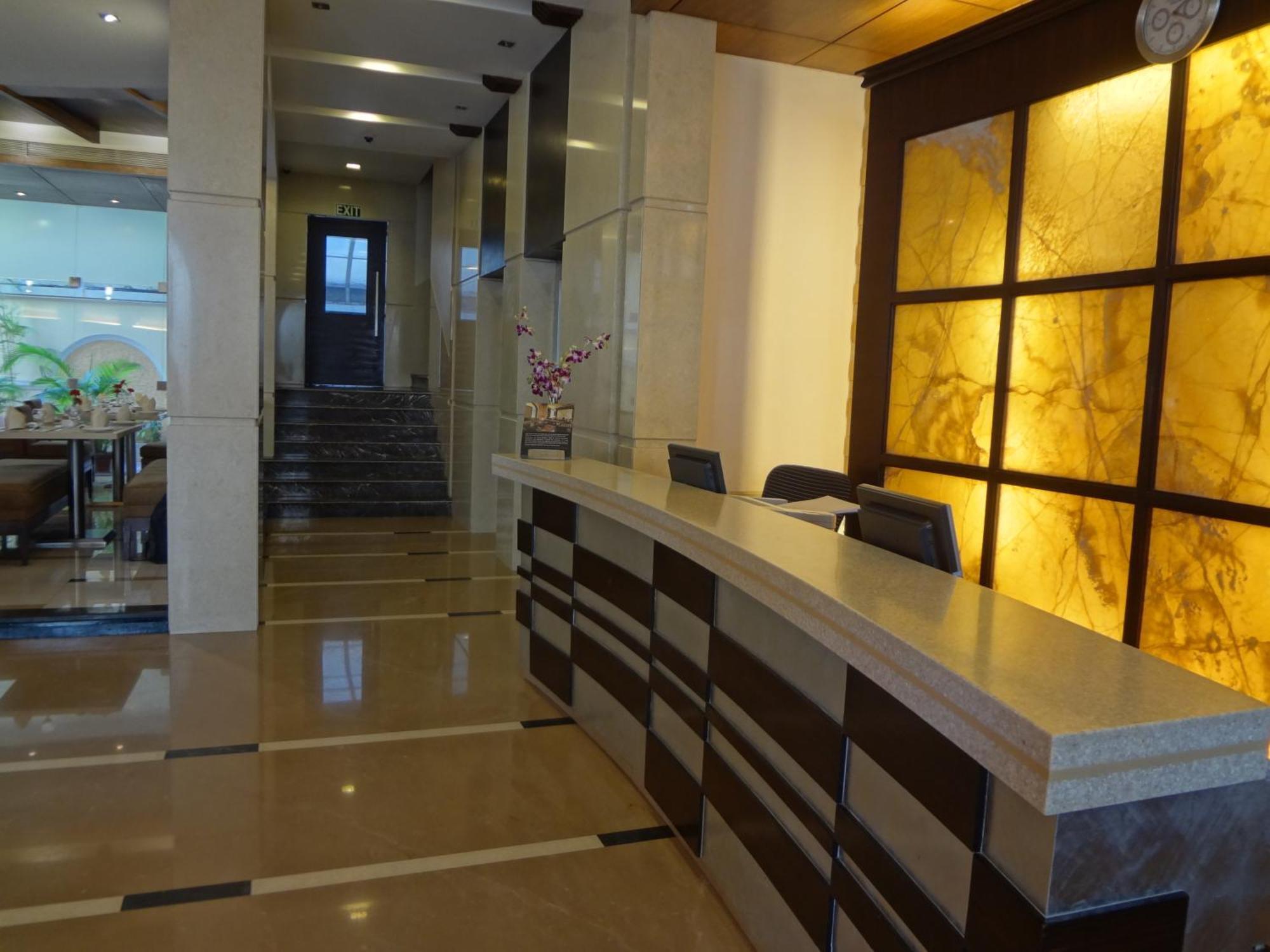 Grand Residency Hotel & Serviced Apartments Mumbai Bagian luar foto