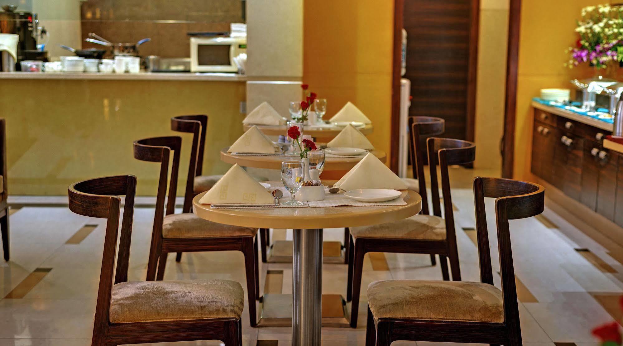 Grand Residency Hotel & Serviced Apartments Mumbai Bagian luar foto
