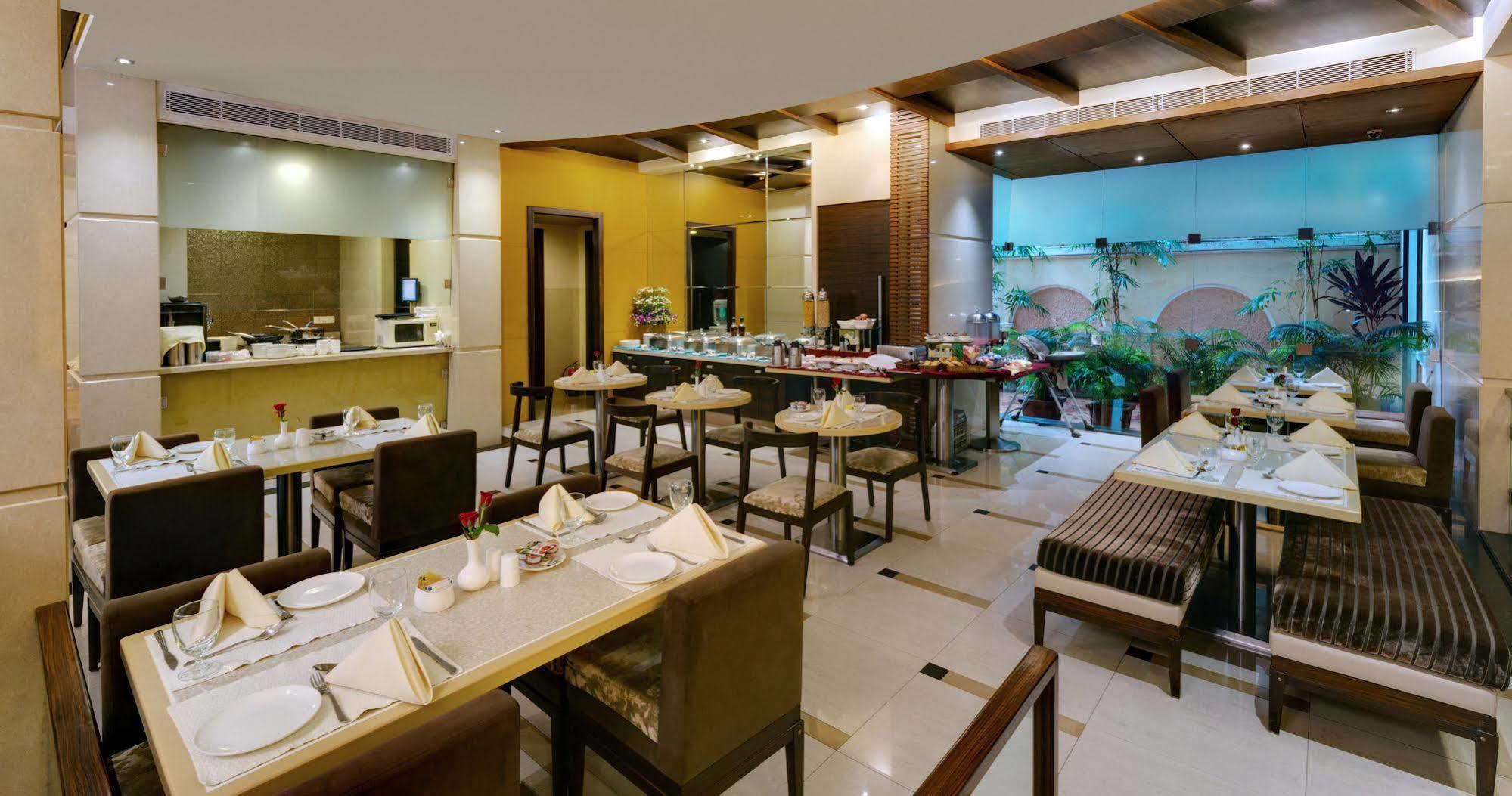 Grand Residency Hotel & Serviced Apartments Mumbai Bagian luar foto